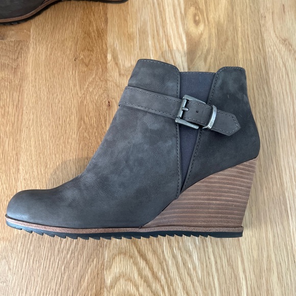 Women's Gray Wedge Ankle Boots 9.5 - Picture 1 of 7